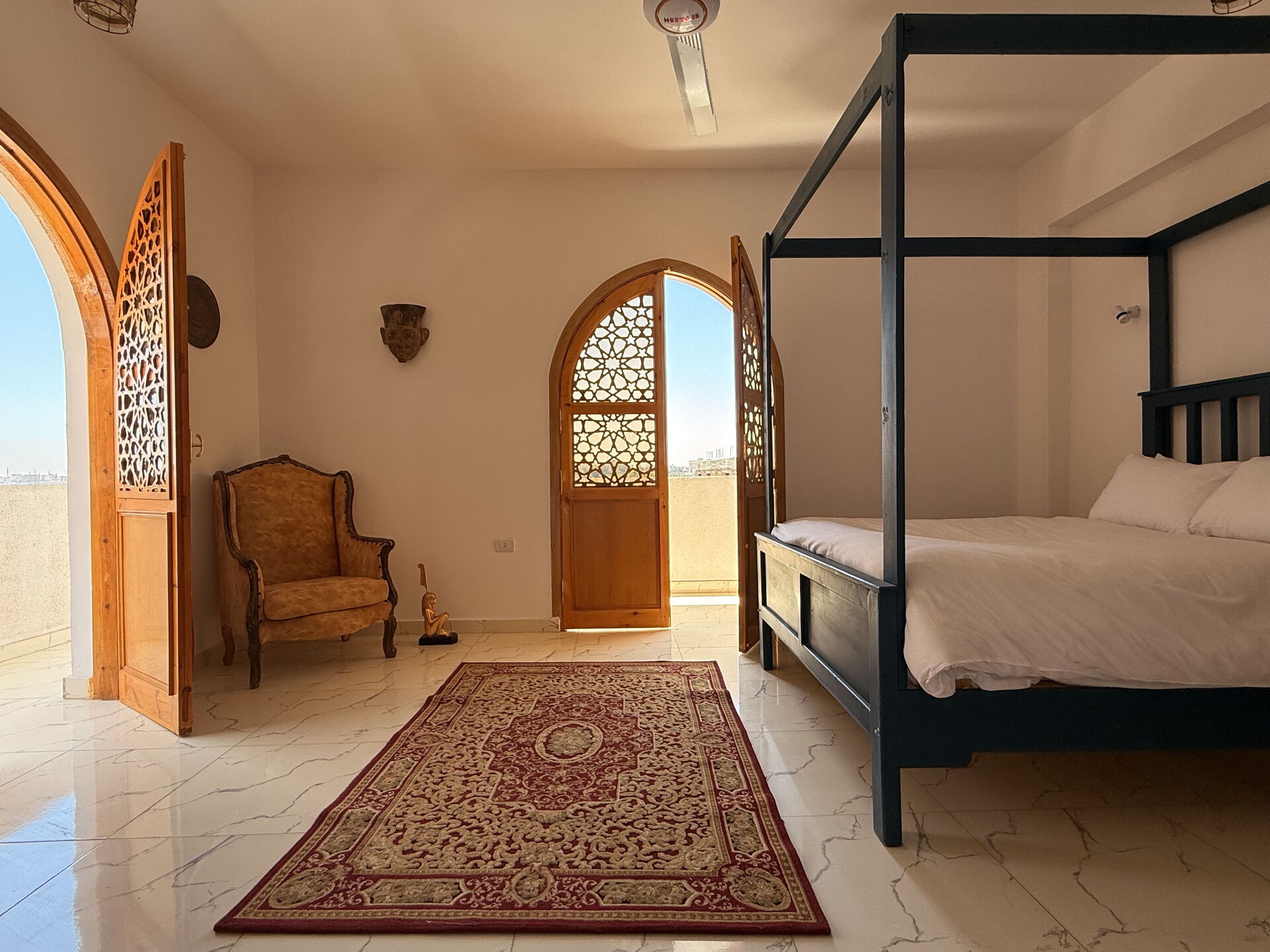 Deluxe Room with Four Poster Bed, Luxor Temple and Nile View